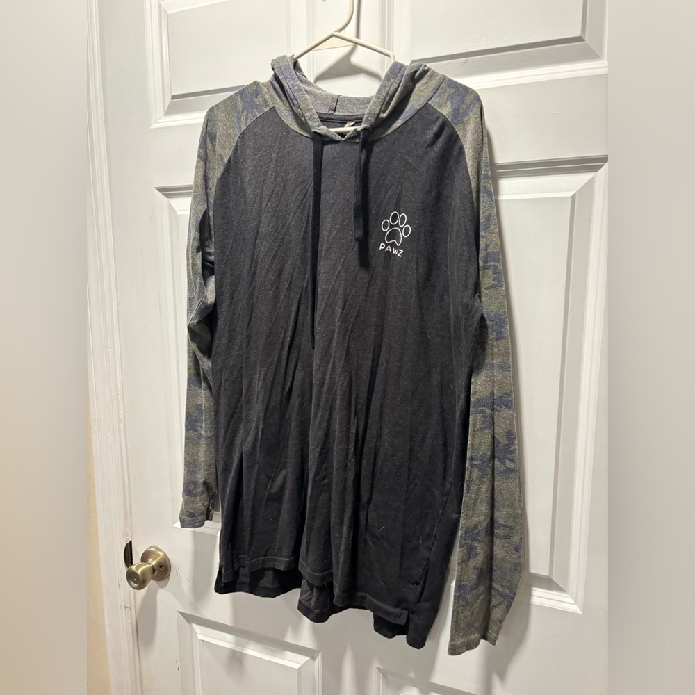 Paws Camo hooded long sleeve shirt​​​​​ - Picture 2 of 4